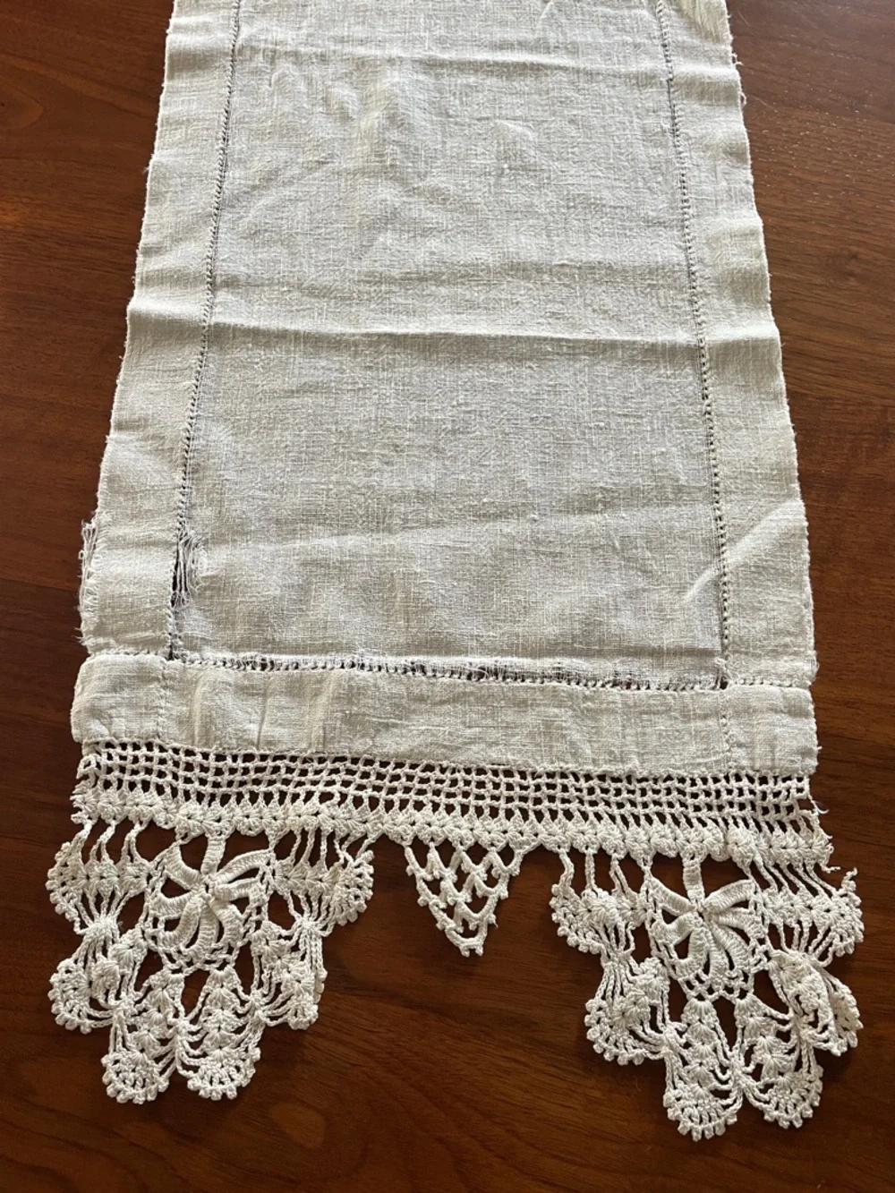 VINTAGE Crochet-Edged Linen Table Runner in Natural Ivory